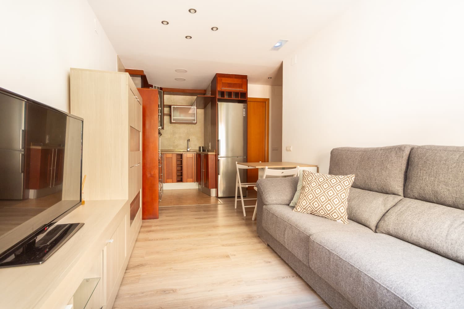 Apartamento moderno por el castillo de Castelldefels. - foto 2